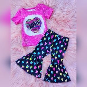 Colorful XOXO bell bottom set